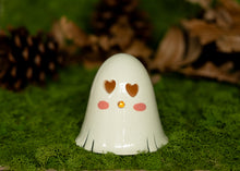 Load image into Gallery viewer, Heart eyes ghost luminary