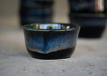 Load image into Gallery viewer, Small bowl