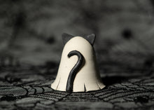 Load image into Gallery viewer, Kitty Ghost