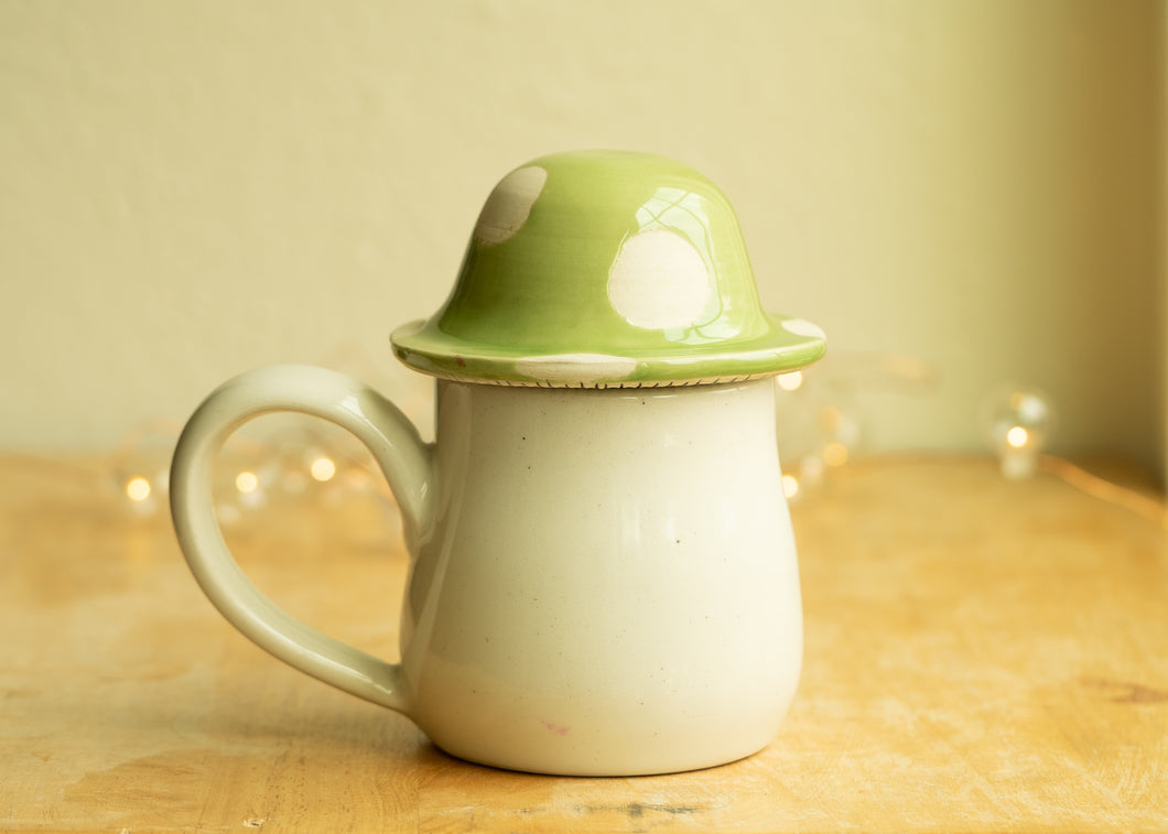 Lidded mushroom mug - green