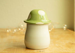 Lidded mushroom mug - green