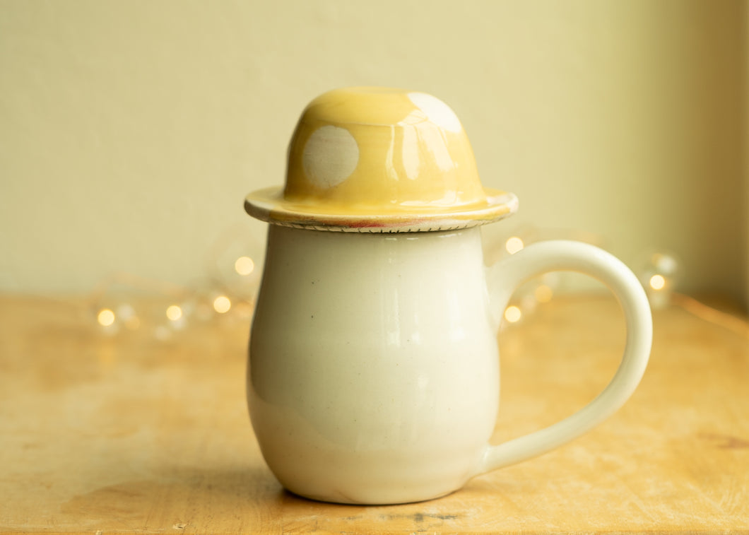 Lidded mushroom mug - yellow