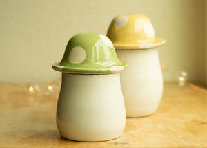 Lidded mushroom mug - green