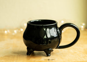 Classic Cauldron Mug - with subtle leaf pattern