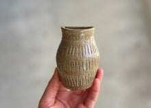 Load image into Gallery viewer, Magnet Vases