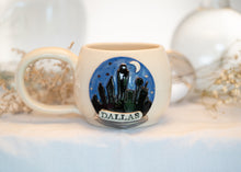 Load image into Gallery viewer, Snow Globe Dallas Skyline Mug with silver