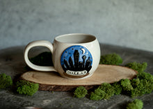 Load image into Gallery viewer, Snow Globe Dallas Skyline Mug with silver