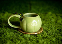 Load image into Gallery viewer, Butterfly teacup